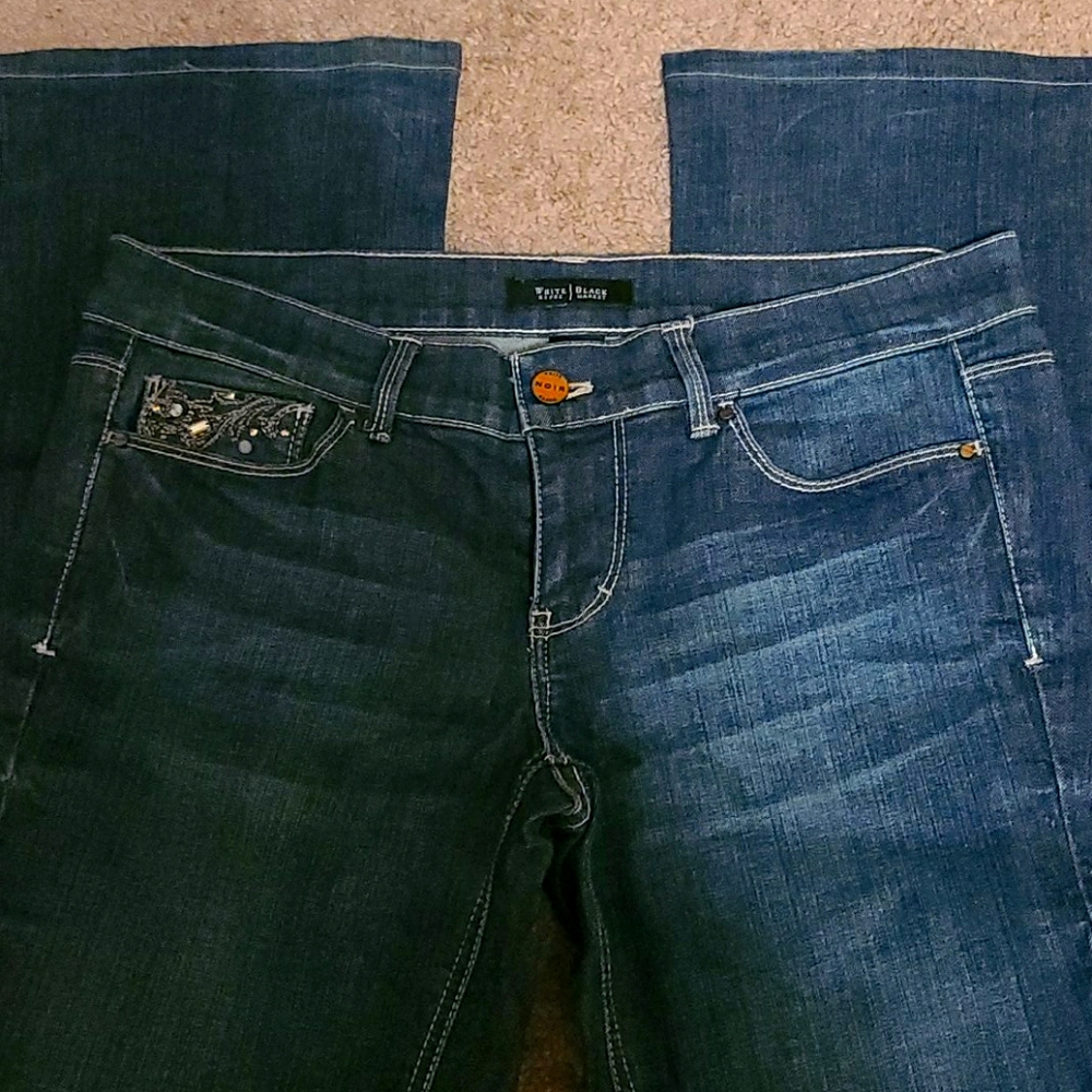 White house black market Noir jeans 4R